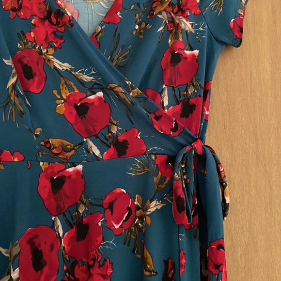 Dress - Picture 2 of 2